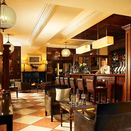 Hayfield Manor Otel 5*