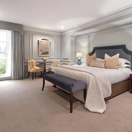 Hayfield Manor Otel 5*