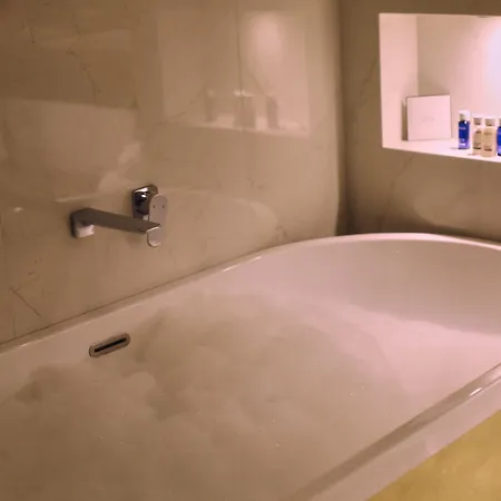 Hayfield Manor Hotel 5*