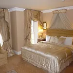 Hayfield Manor 5*