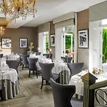 Hayfield Manor 5*