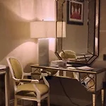 Hayfield Manor Ξενοδοχείο 5*