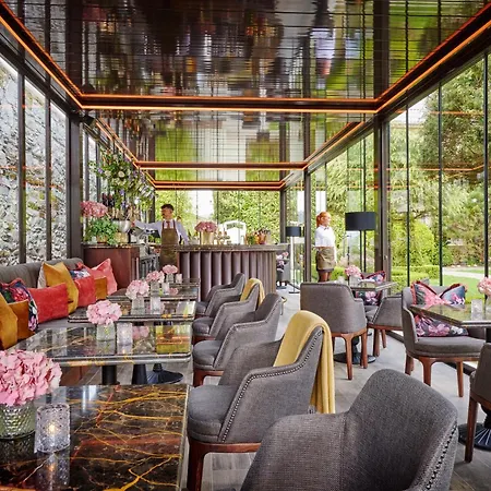 فندق Hayfield Manor 5*