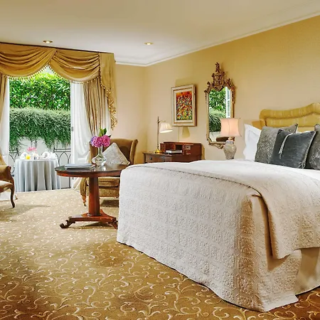 فندق Hayfield Manor 5*