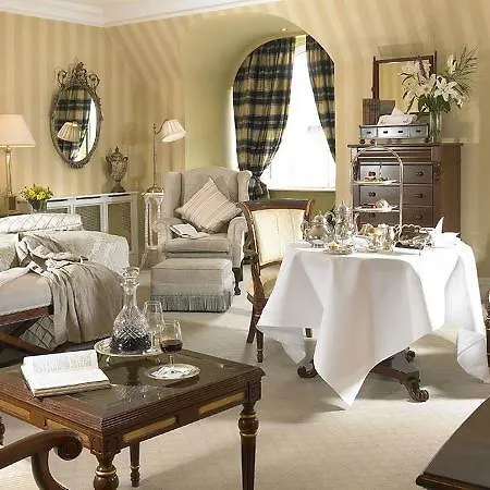 Hayfield Manor 5*