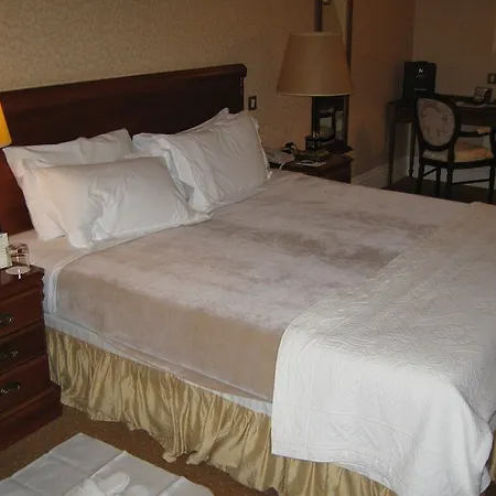 Hayfield Manor 5*