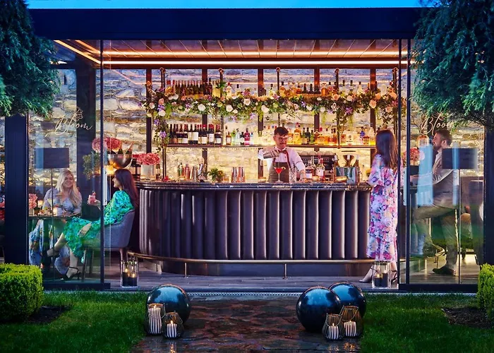 Отель Hayfield Manor 5*