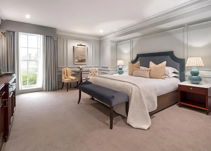 Hayfield Manor Отель 5*