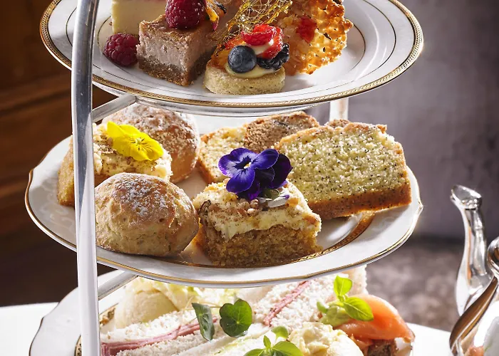 Отель Hayfield Manor 5*