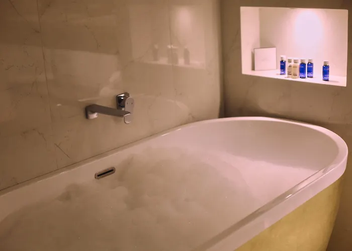 Hayfield Manor Отель 5*