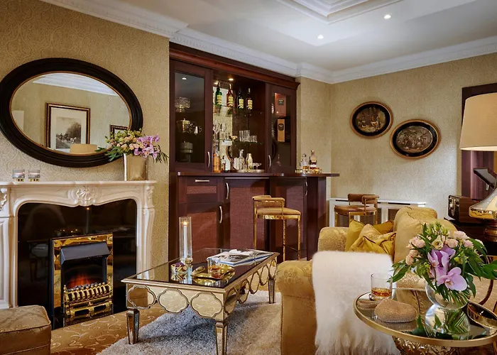 Отель Hayfield Manor 5*