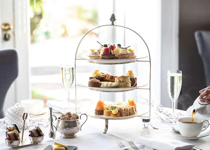 Отель Hayfield Manor 5*