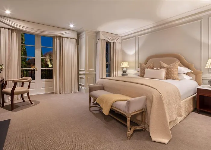 Отель Hayfield Manor Корк