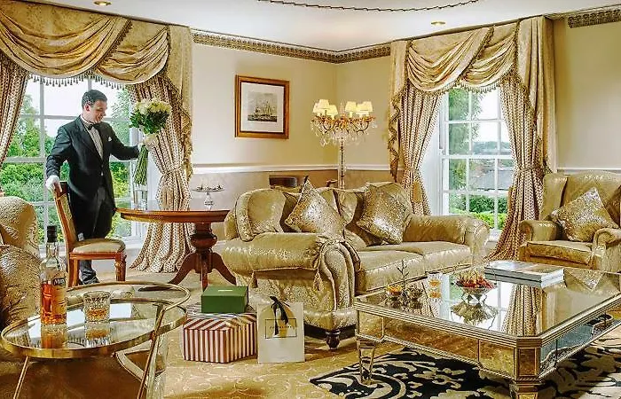 Отель Hayfield Manor