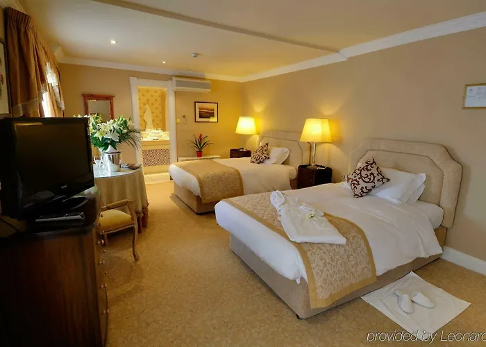 Отель Hayfield Manor